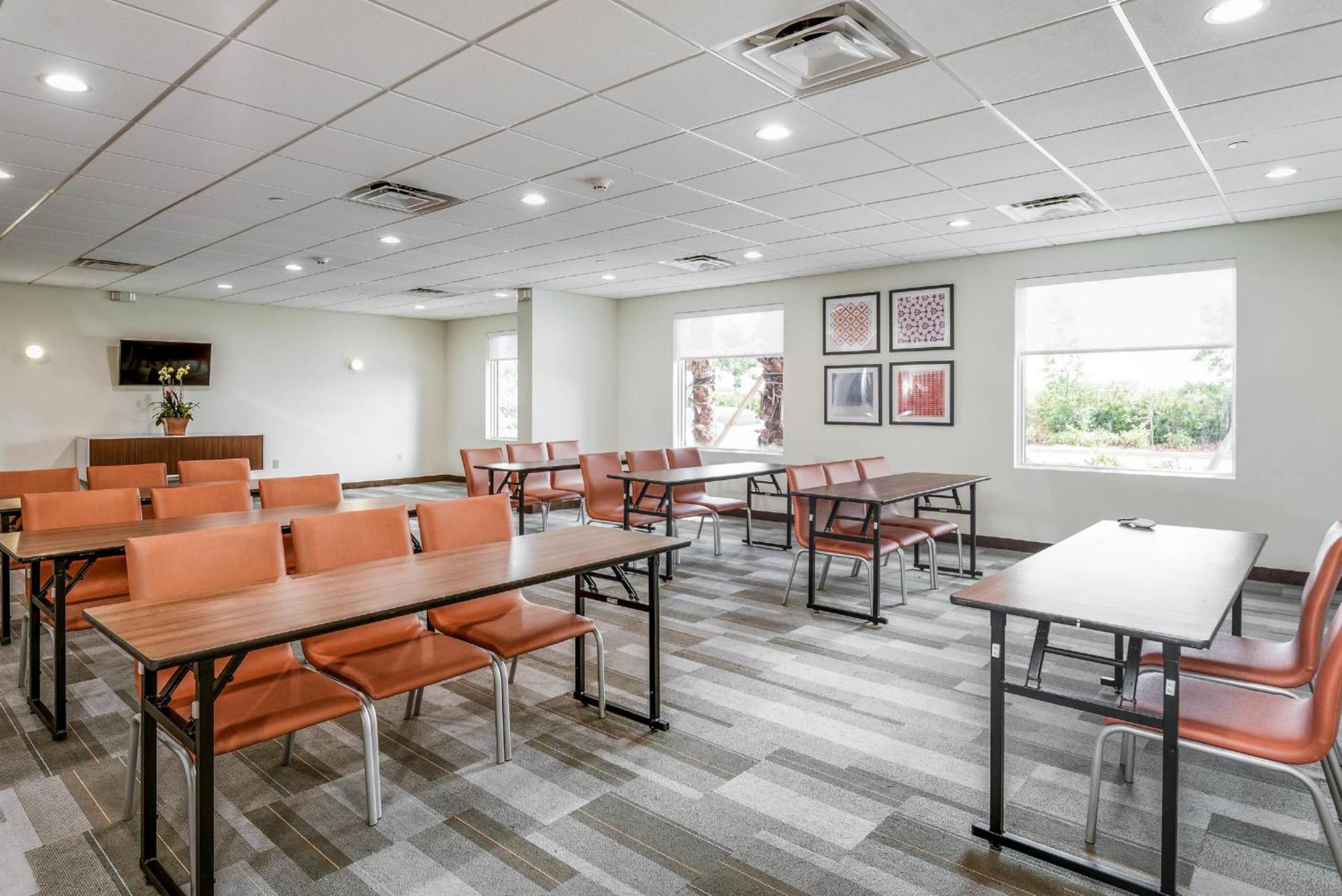 Holiday Inn Express & Suites Lantana By Ihg מראה חיצוני תמונה